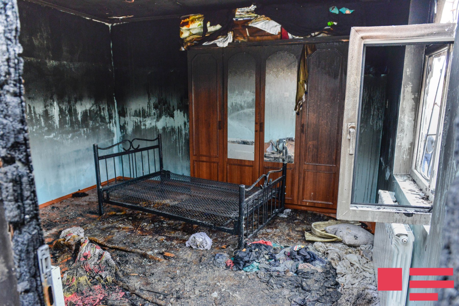 3 yaşlı uşaq yatdığı beşikdə yandı – AZƏRBAYCANDA