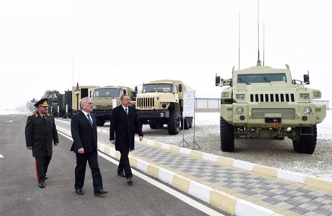 İlham Əliyev yeni hərbi hissənin açılışında - Foto